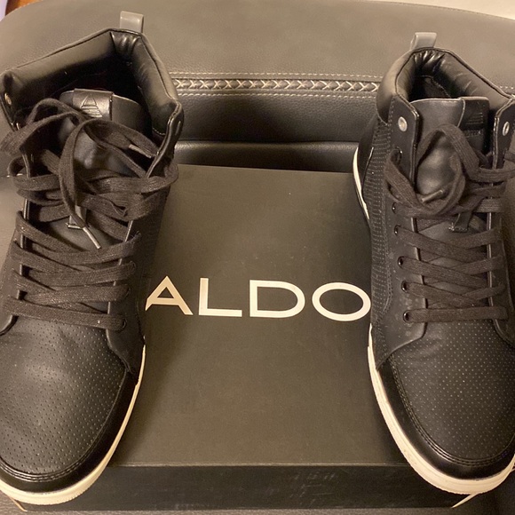 Aldo Men sneakers 
Size :10
Color: black - Picture 6 of 6